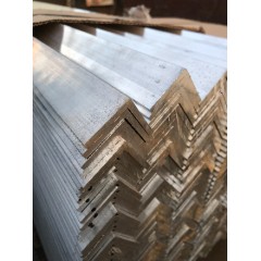 Алюминиевый уголок 75х30х5 L= 2м АД31Т1